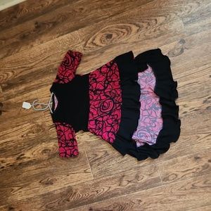 Girl's size 4 black and red hi-low top